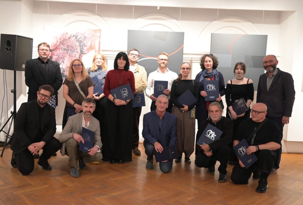 Laureaci-pedagogow-plastyki-z-polski-na-wystawie-w-bwa-w-rzeszowie-29